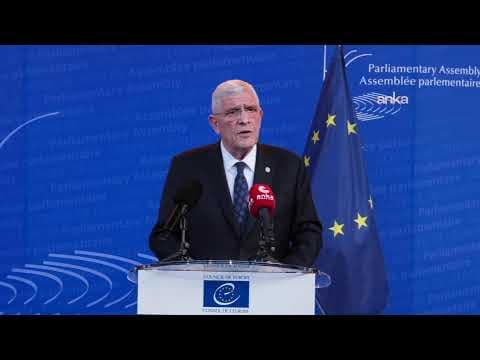 İYİ Parti Genel Başkanı Müsavat Dervişoğlu, Strazburg'da açıklama yapıyor / Fransa