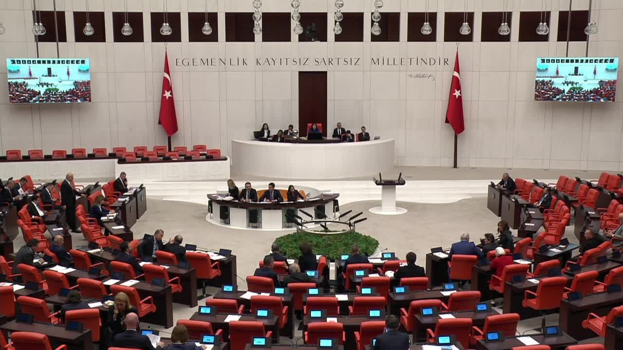 CHP’li Akay: “Bütçeden günde yaklaşık 10,6 milyar lira, saatte 440 milyon lira,