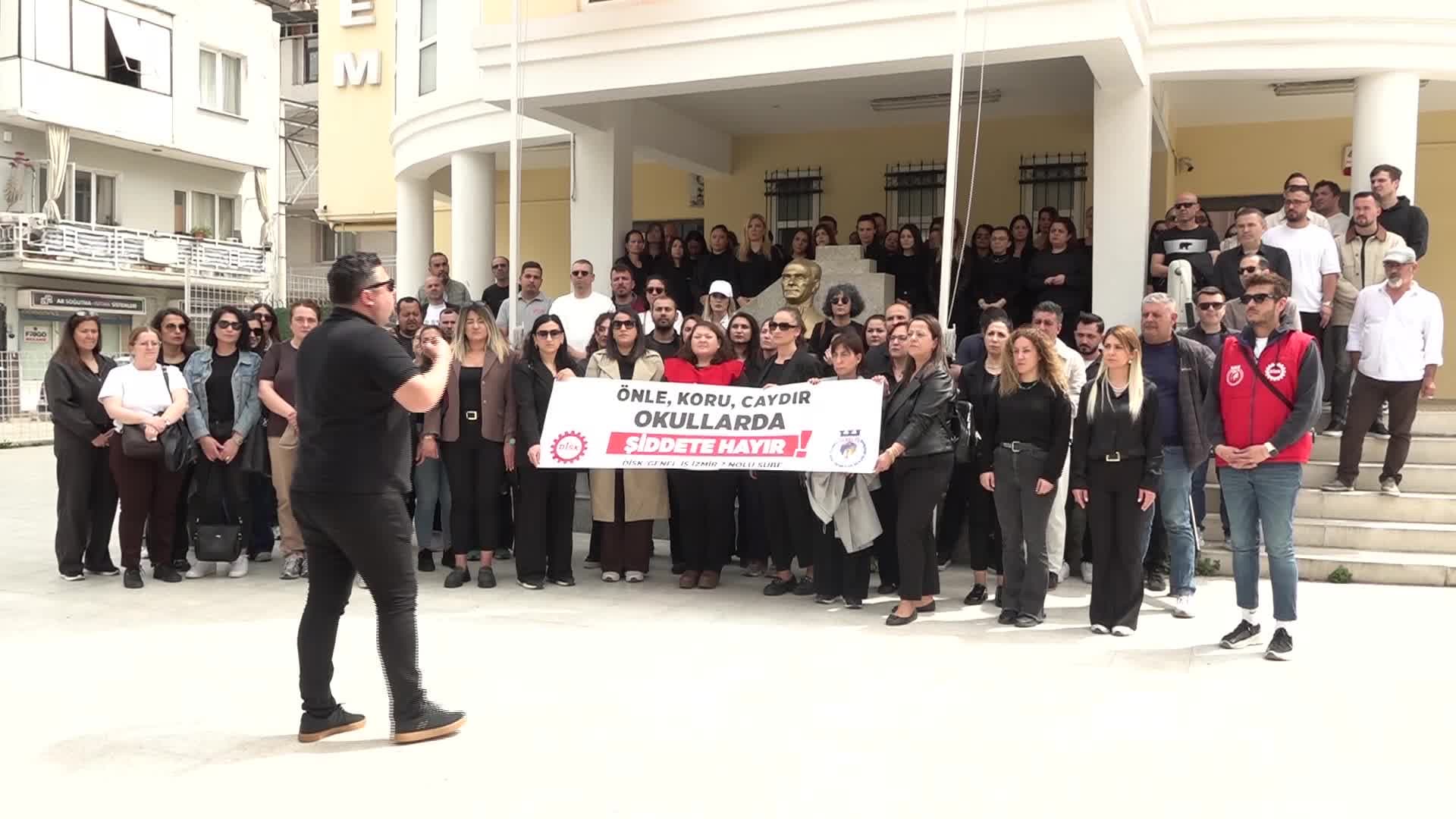 Bornova’dan, okullarda şiddete karşı tek ses: "Karanlığa teslim olmayacağız"