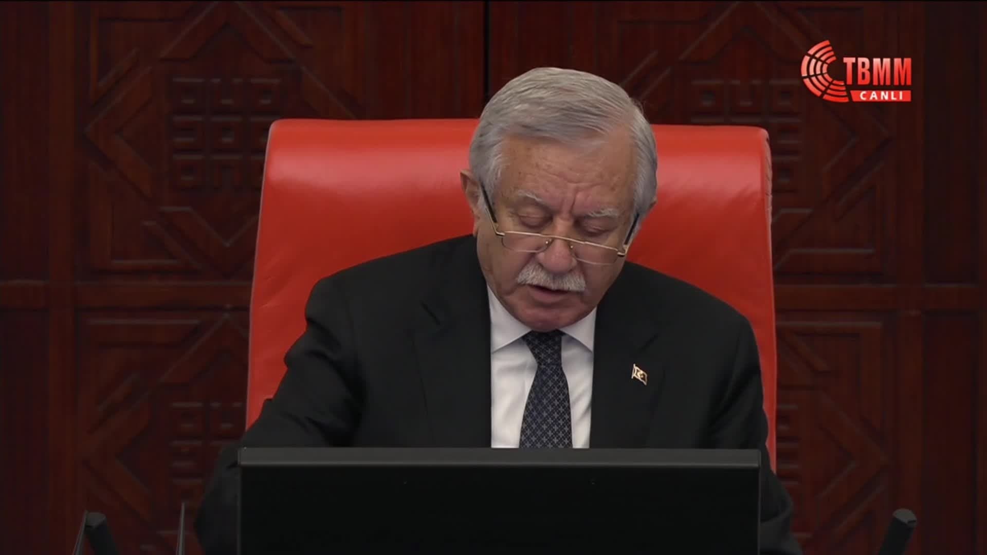 CHP’li Aşkın Genç: “Her saniye 120 bin lira faiz ödüyoruz, her saat 250 kişi işs