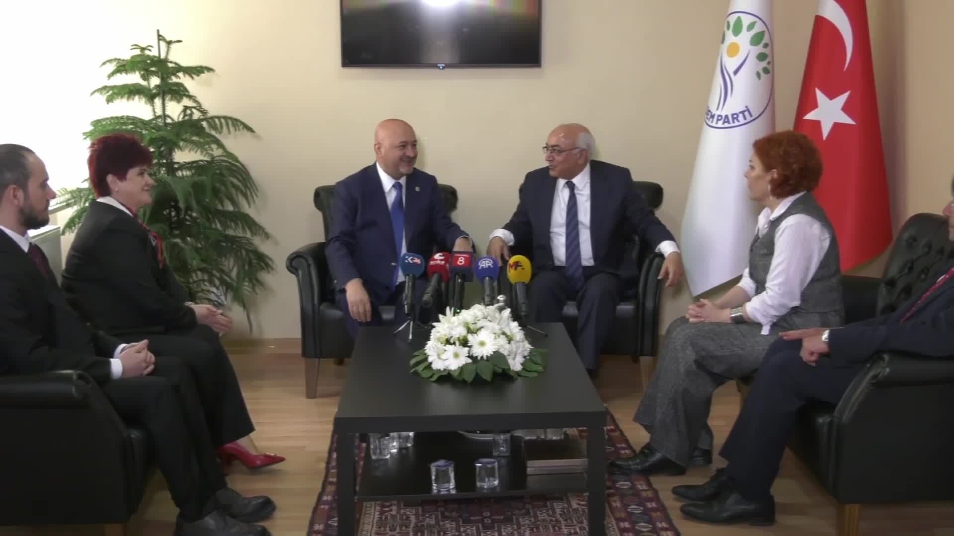 AK Parti'den DEM Parti'ye bayram ziyareti... AK Partili Resul Kurt: "Ümit ediyor