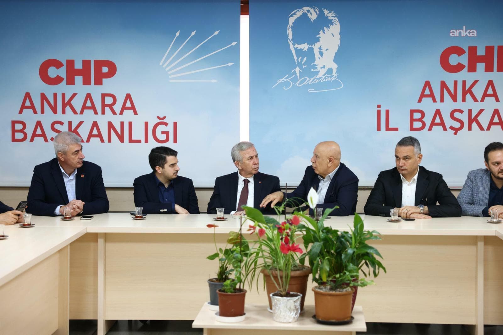 Mansur Yavaş'tan CHP Ankara İl Başkanlığı'na ziyaret