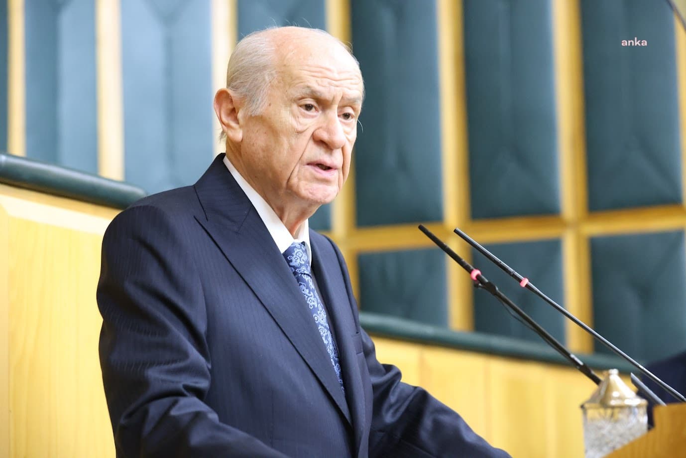 Devlet Bahçeli'den İbrahim Tatlıses'e 'geçmiş olsun' telefonu