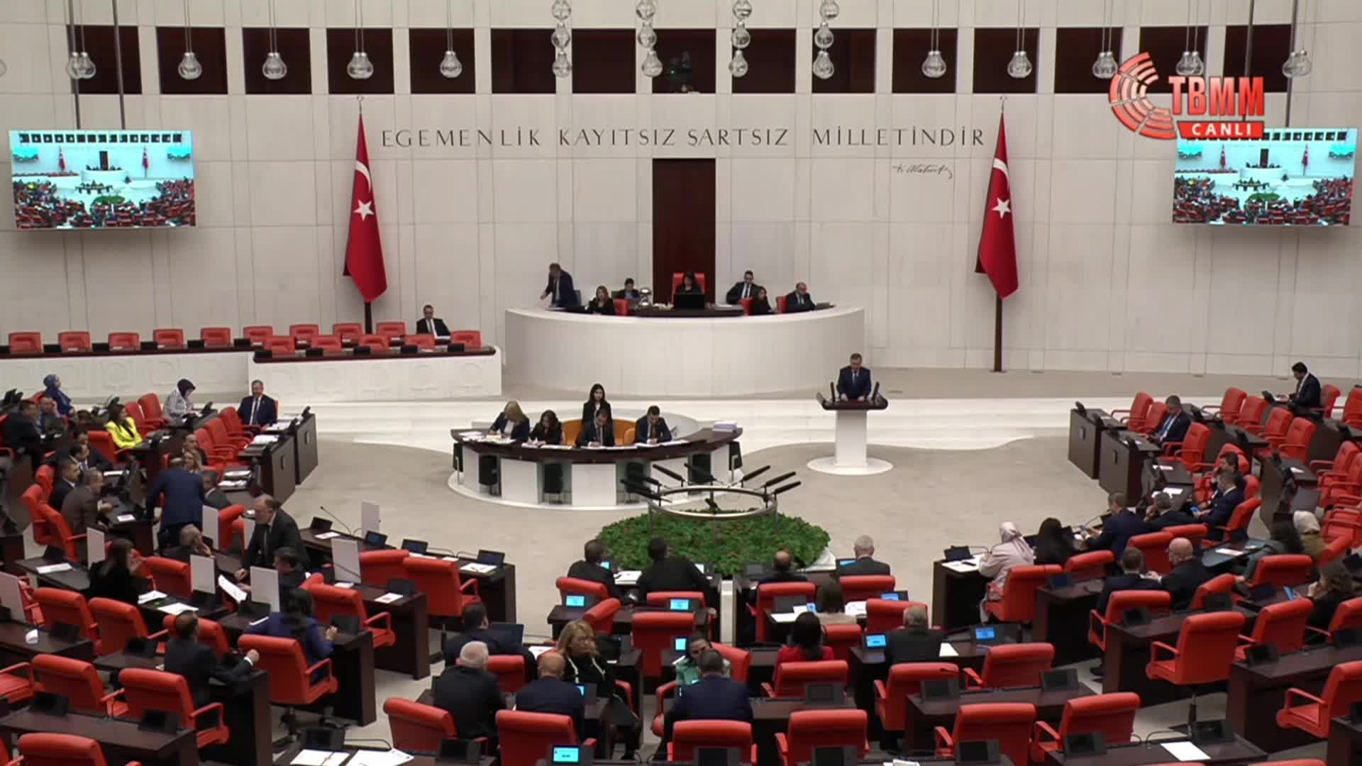 TBMM Genel Kurulu... CHP'li Akdoğan: Siz, demokrasiden mutlakiyete geçmek için