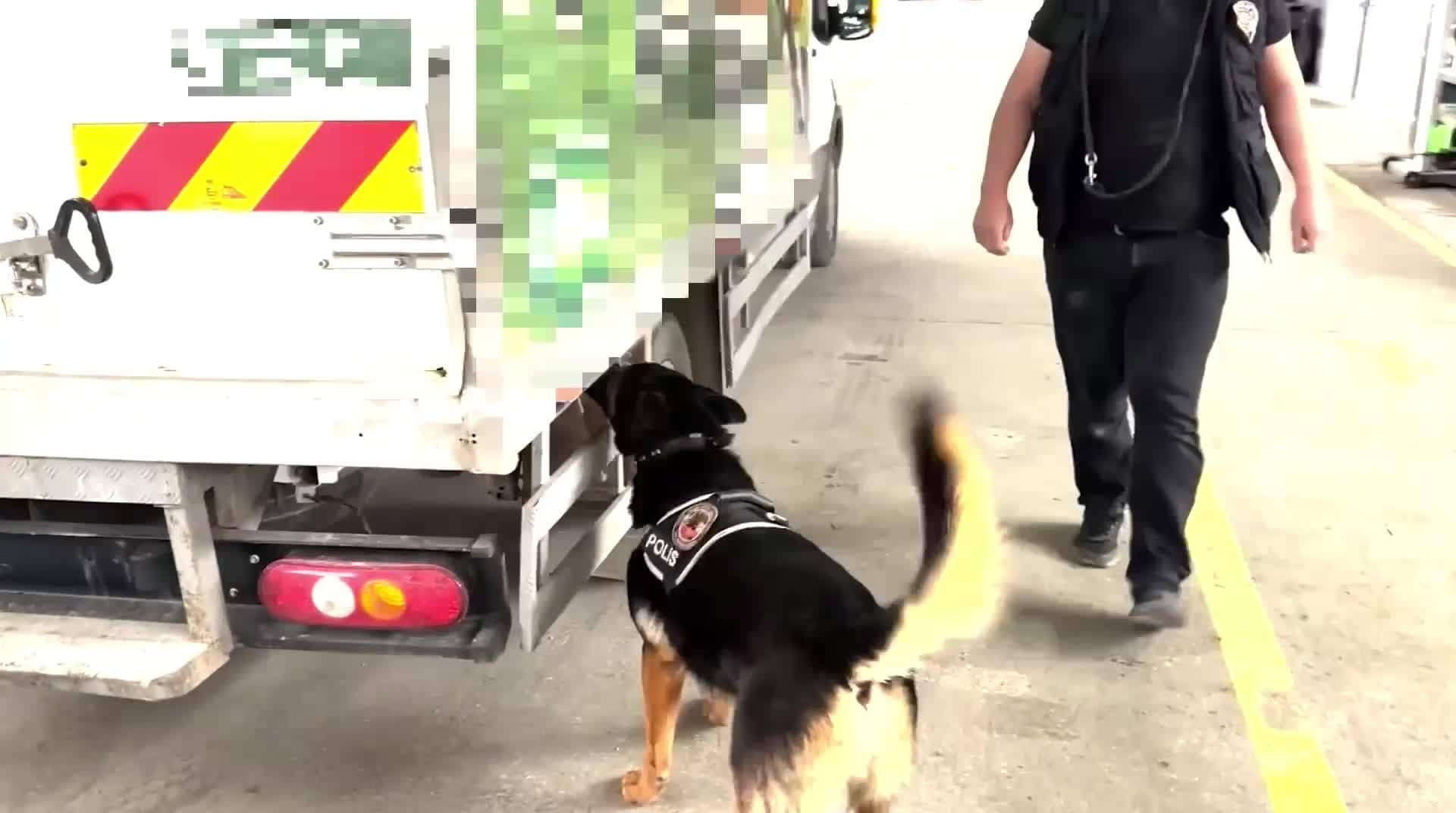 Van'da 2 ayrı uyuşturucu operasyonunda 85 kilo metamfetamin ve 74 kilo skunk ele