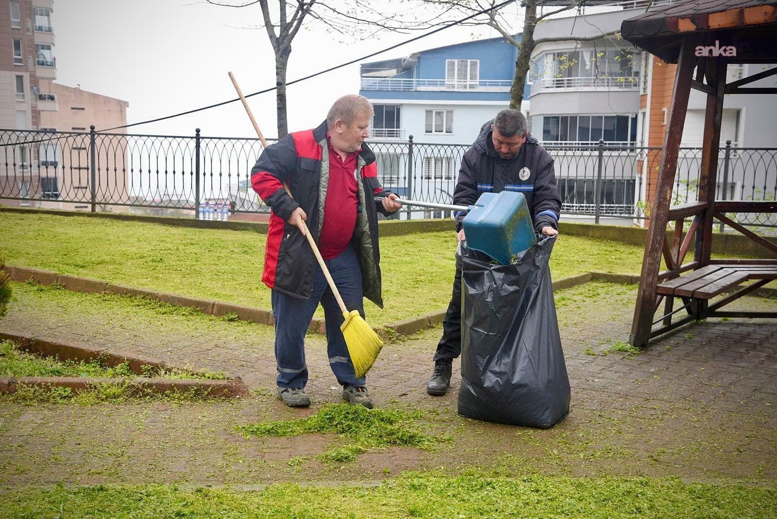 Giresun Belediyesi, parklarda bakım ve temizlik çalışmalarını sürdürüyor