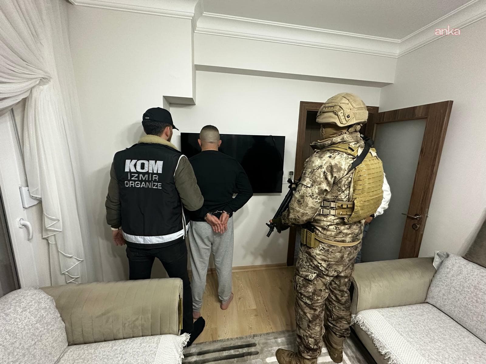 İzmir’de “Genç Osman Çetesi” operasyonu: Yakalanan 17 kişiden 7'si tutuklandı