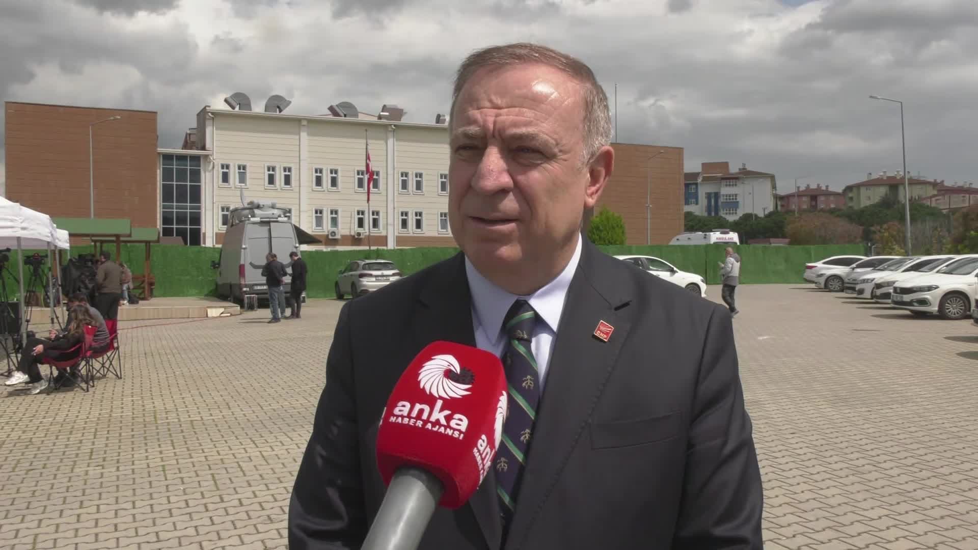 CHP Genel Başkan Yardımcısı Zeybek: "Bursa'da milletin iradesi yargı eliyle el d