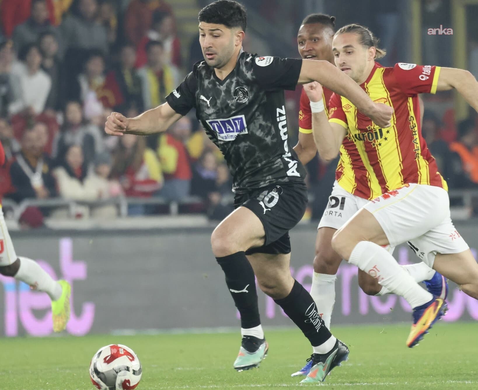 Göztepe ile Alanyaspor 2-2 berabere kaldı