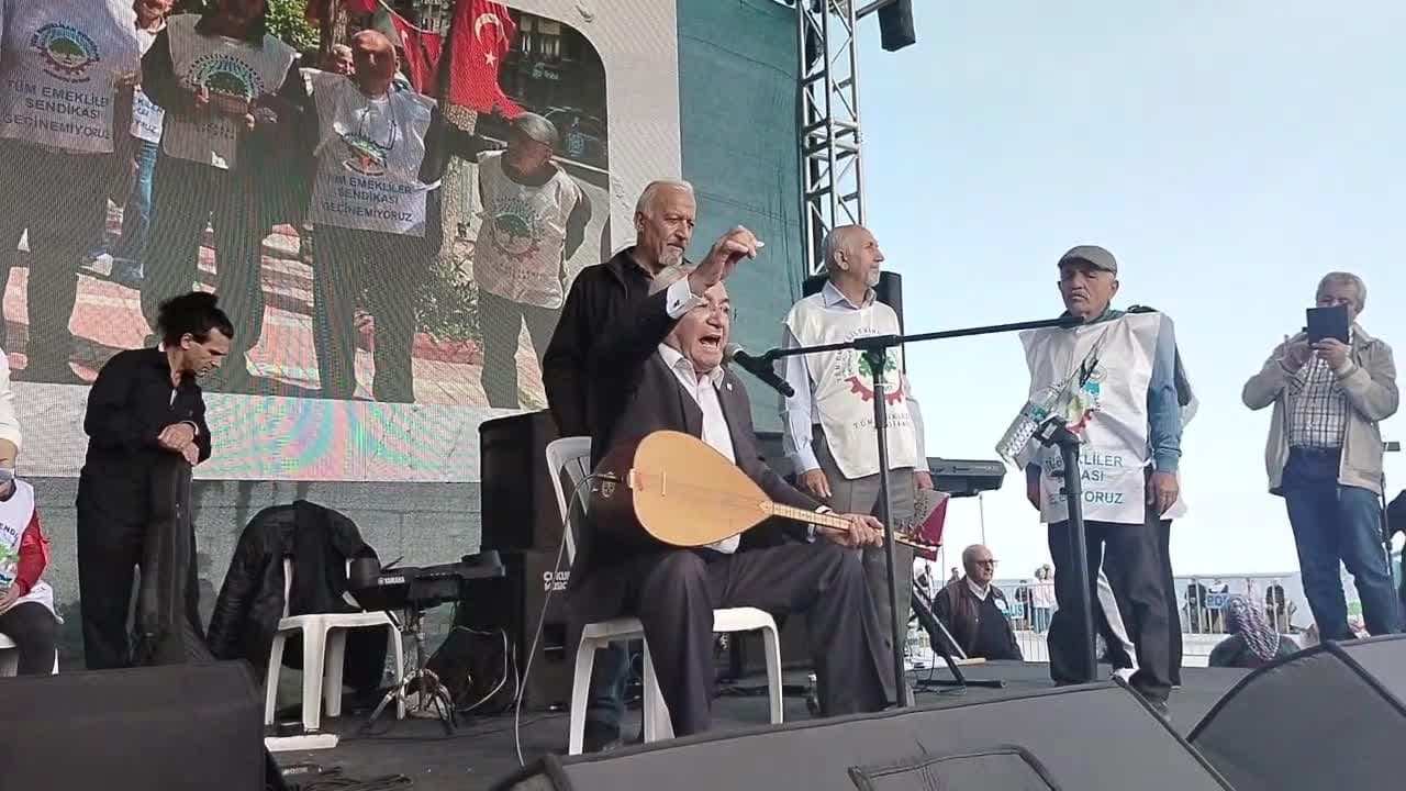 Emekliler, "Sefalet zulmüne son" çağrısıyla Mersin'de miting yaptı