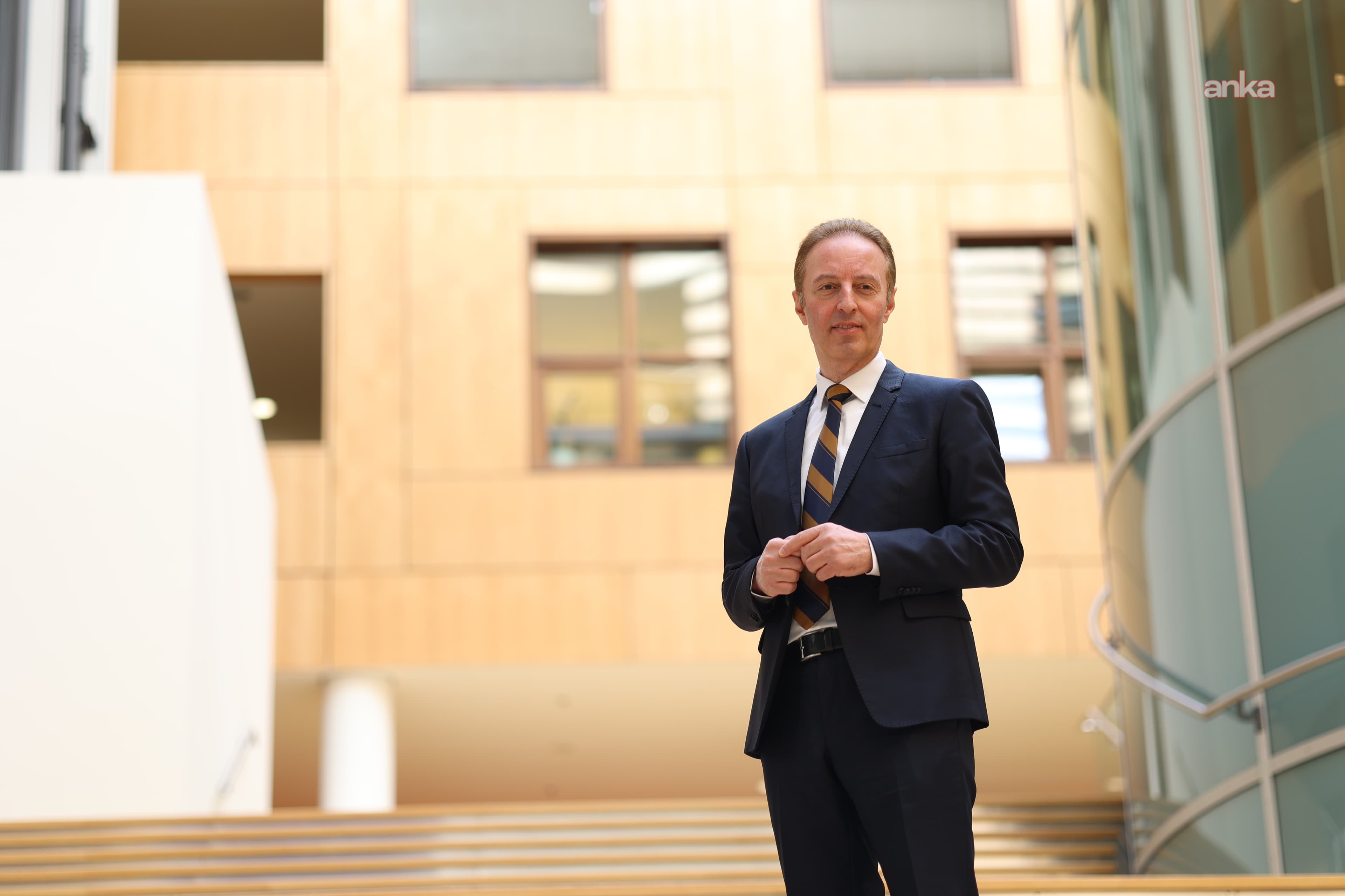 Almanya SPD Federal Milletvekili Karaahmetoğlu: Savaşın sona ermesi yalnızca ins