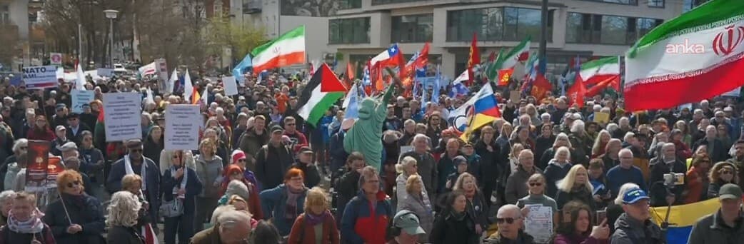 Almanya’da savaşa ve nükleer silahlanmaya karşı yürüyüşler düzenlendi