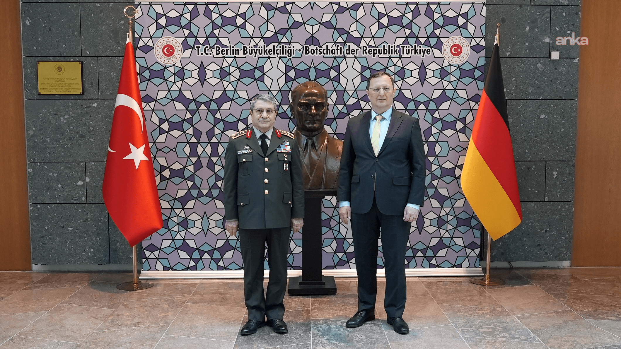 Genelkurmay Başkanı Bayraktaroğlu, Berlin’de temaslarda bulundu