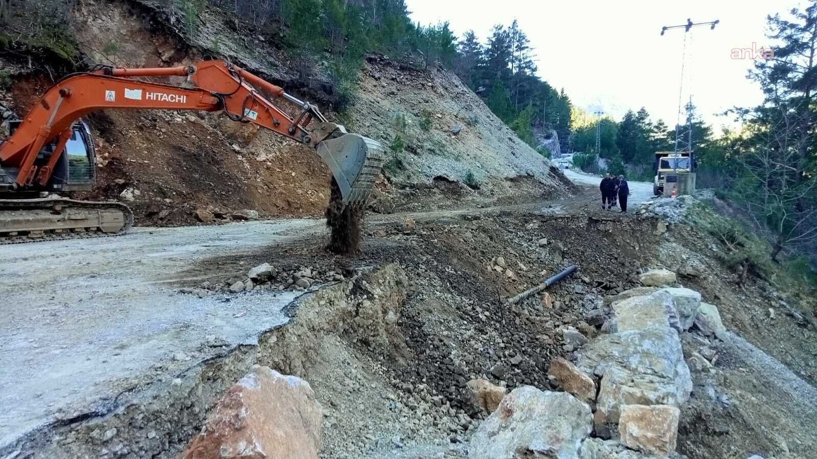 Antalya Büyükşehir Belediyesi'nden Alanya yollarında güvenli ulaşım mesaisi