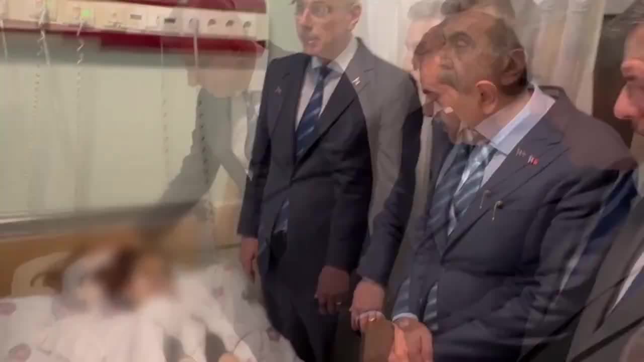 Bakanlar, Kahramanmaraş’taki okul saldırısında yaralanan öğrencileri ziyaret etti