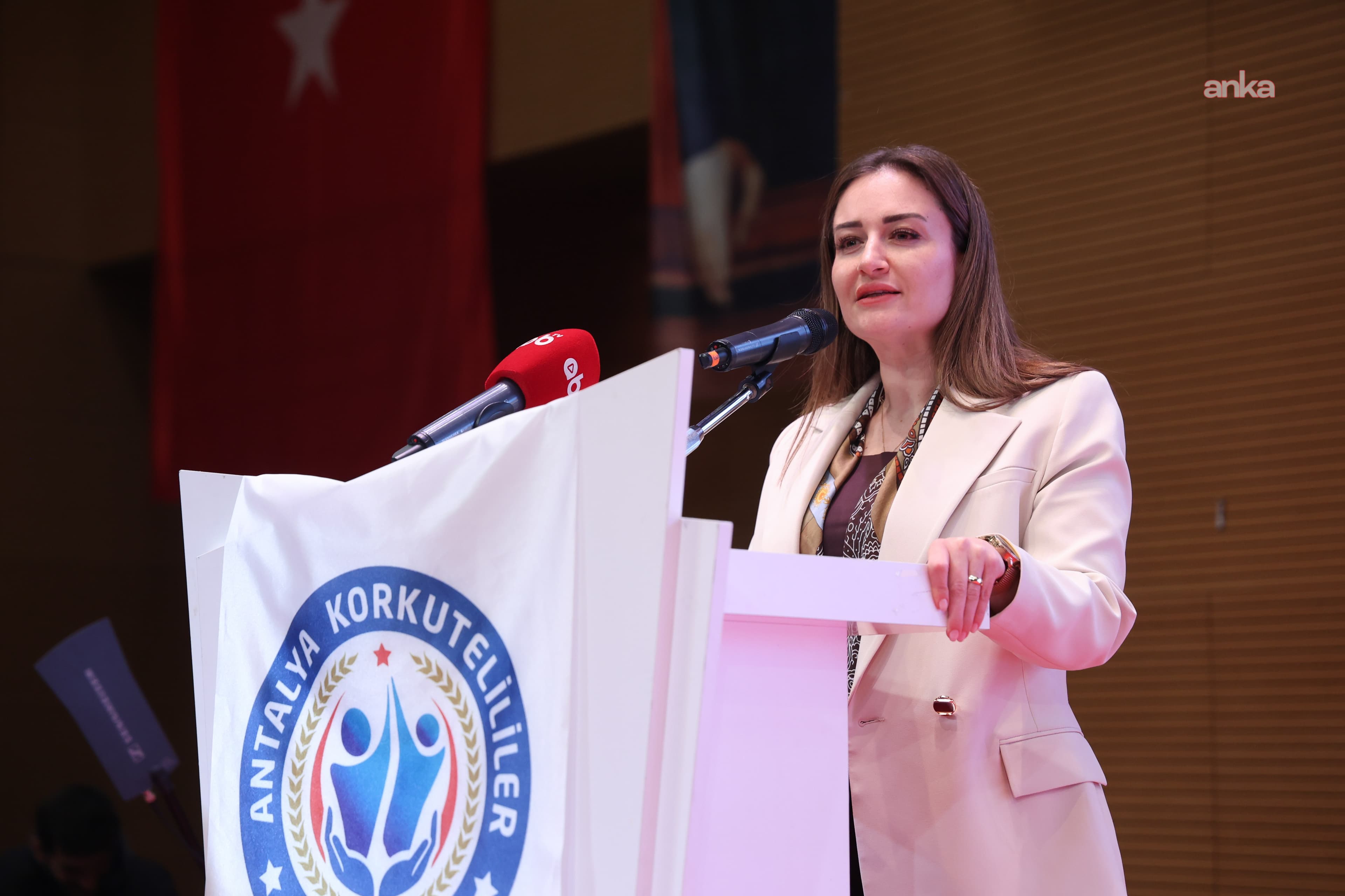Antalya Büyükşehir Belediyesi Başkanvekili Özdemir Korkutelililerle iftarda bir