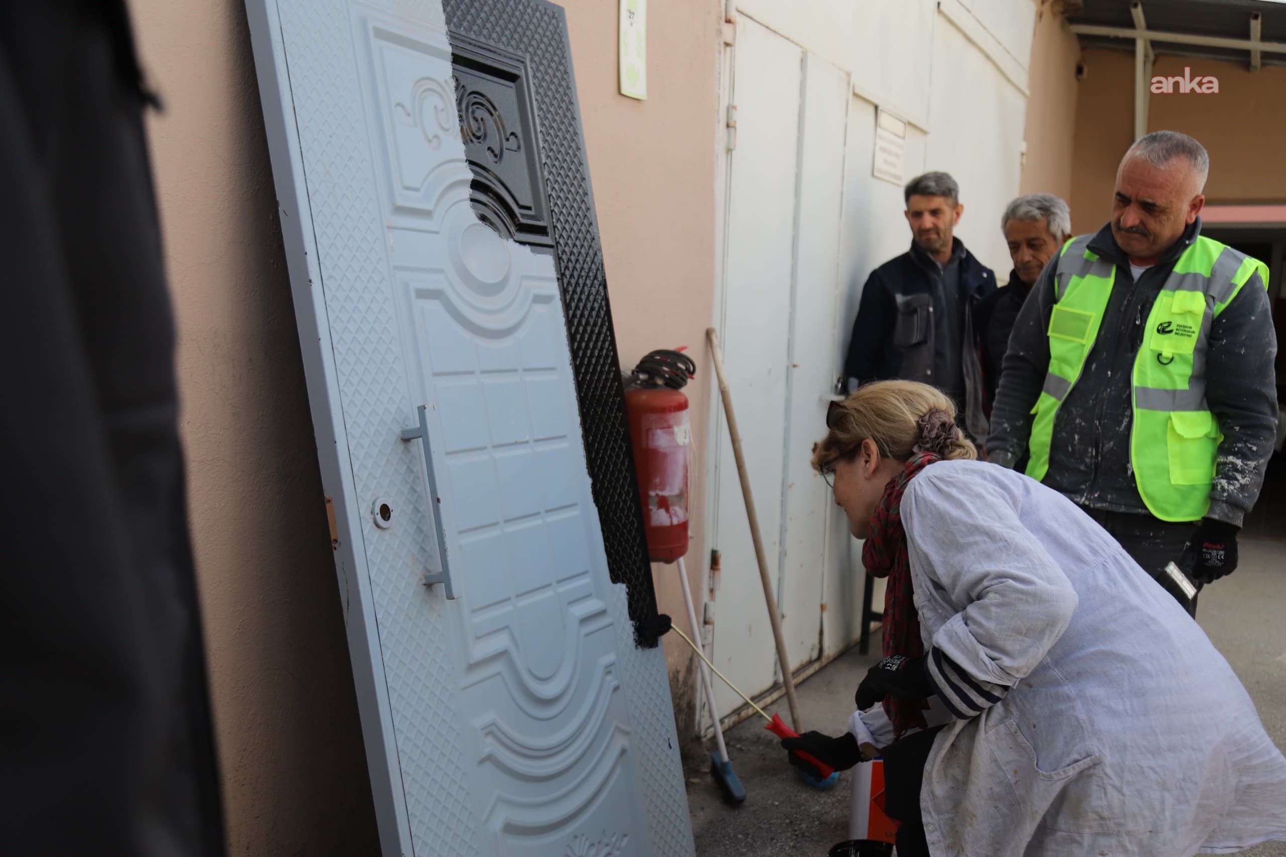 Eskişehir Büyükşehir Belediyesi, "Kadınlar için Alçı ve Boya Kursu” düzenledi