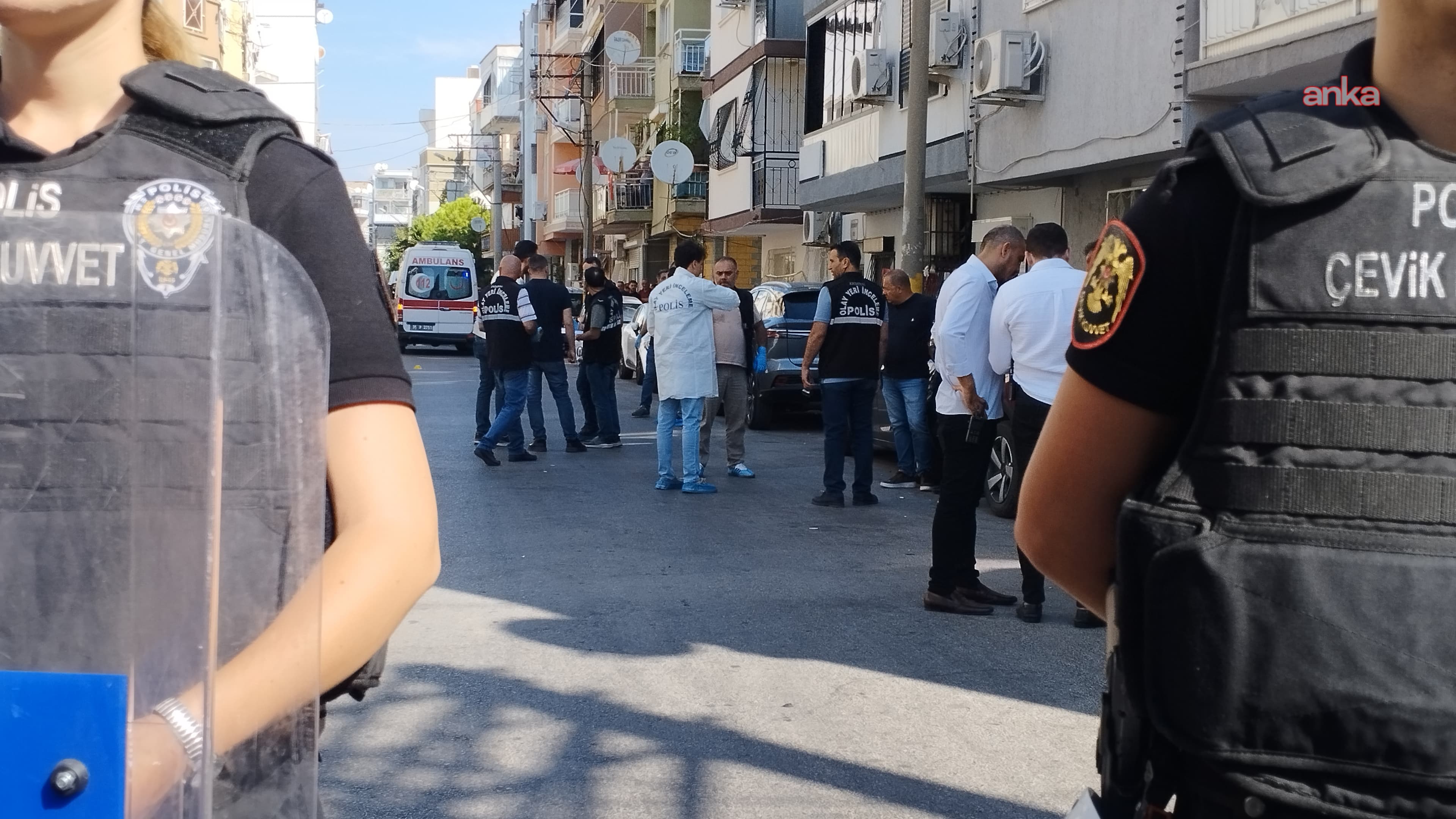 İzmir’de 3 polisin şehit olduğu saldırıya ilişkin davanın görülmesine başlandı..