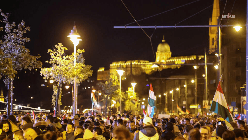 Macaristan’da seçimleri, ana muhalefetteki Tisza kazandı: Başbakan Orban, yenilg