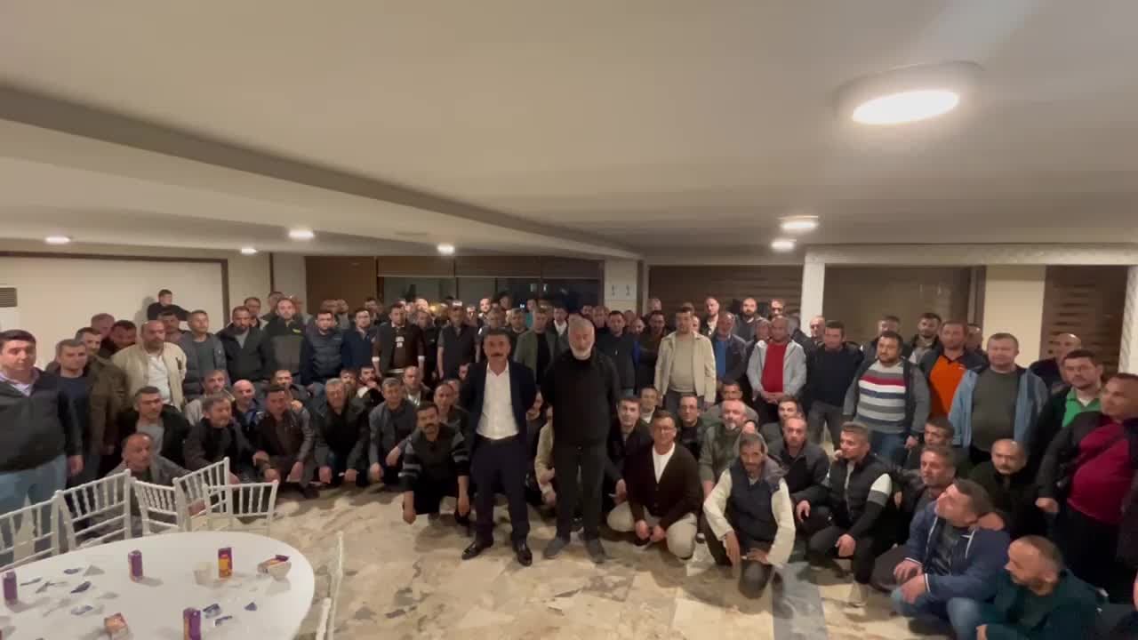 Beypazarı'ndaki maden işçileri alacaklarının ödenmesi talebiyle Ankara’ya yürüye