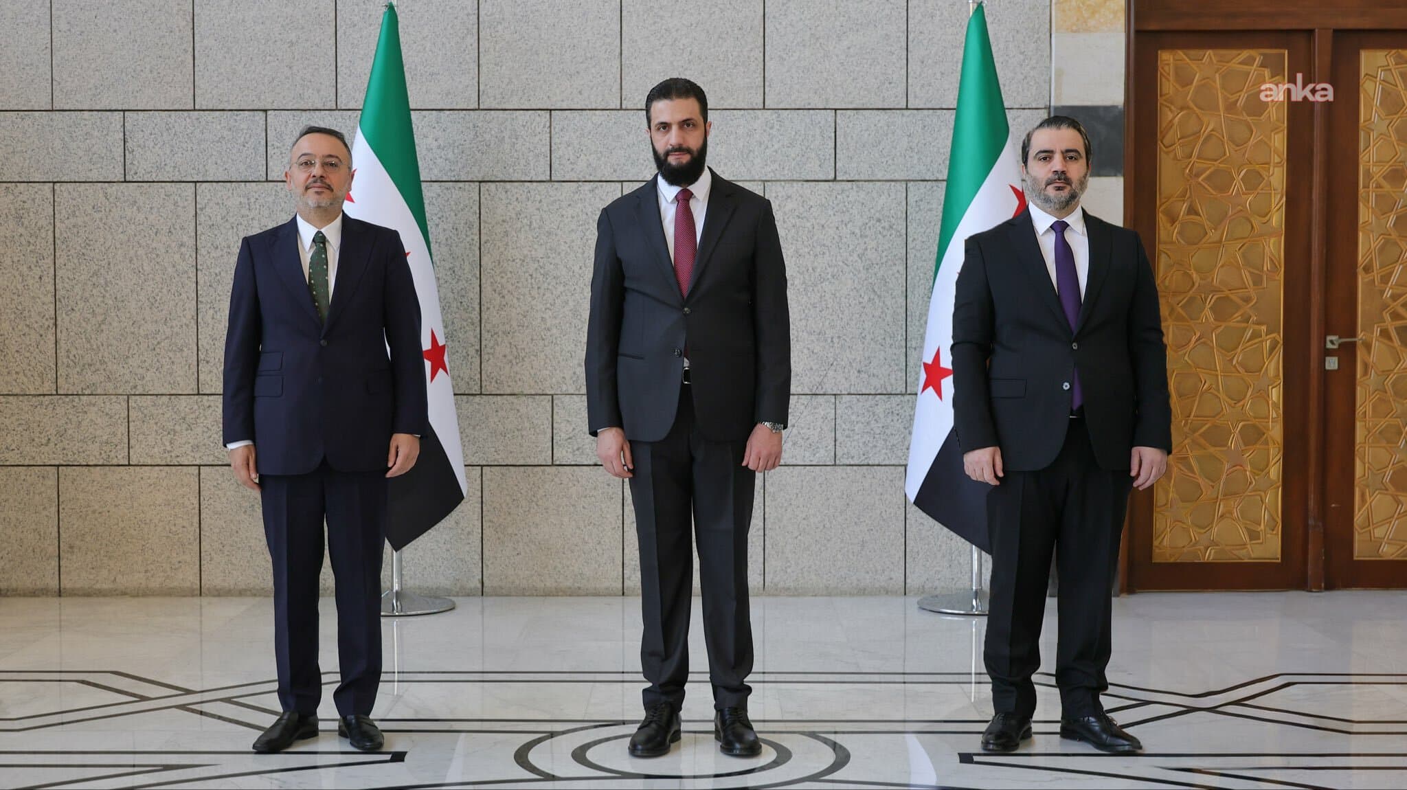 Türkiye’nin Şam Büyükelçisi Nuh Yılmaz, Suriye Cumhurbaşkanı Şara’ya güven mektubunu sundu