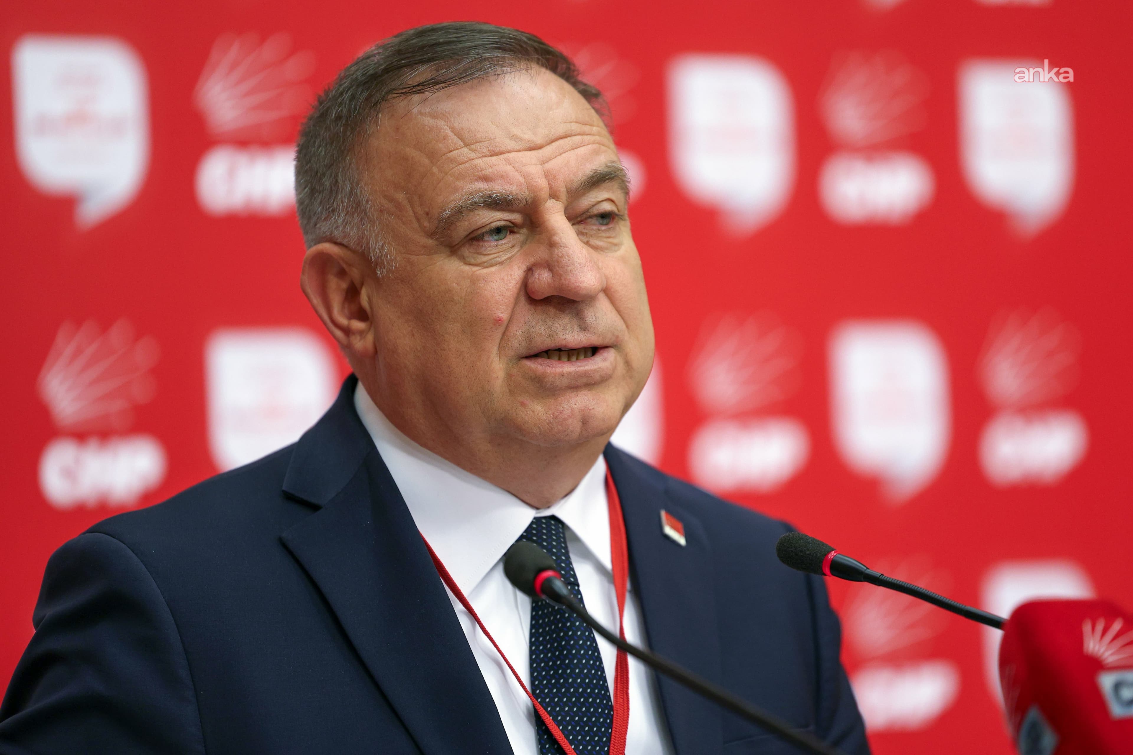 CHP'li Zeybek: 33 milyonun iradesi yok sayılıyor